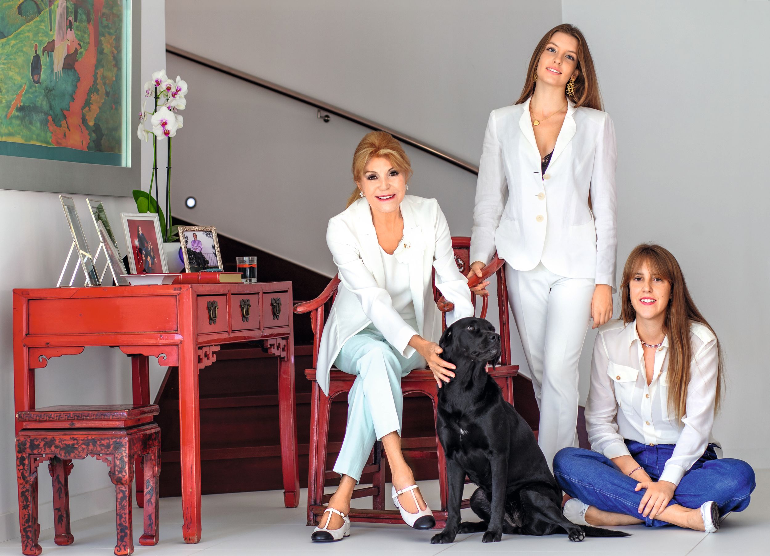 La baronesa con sus mellizas, Carmen y Sabina