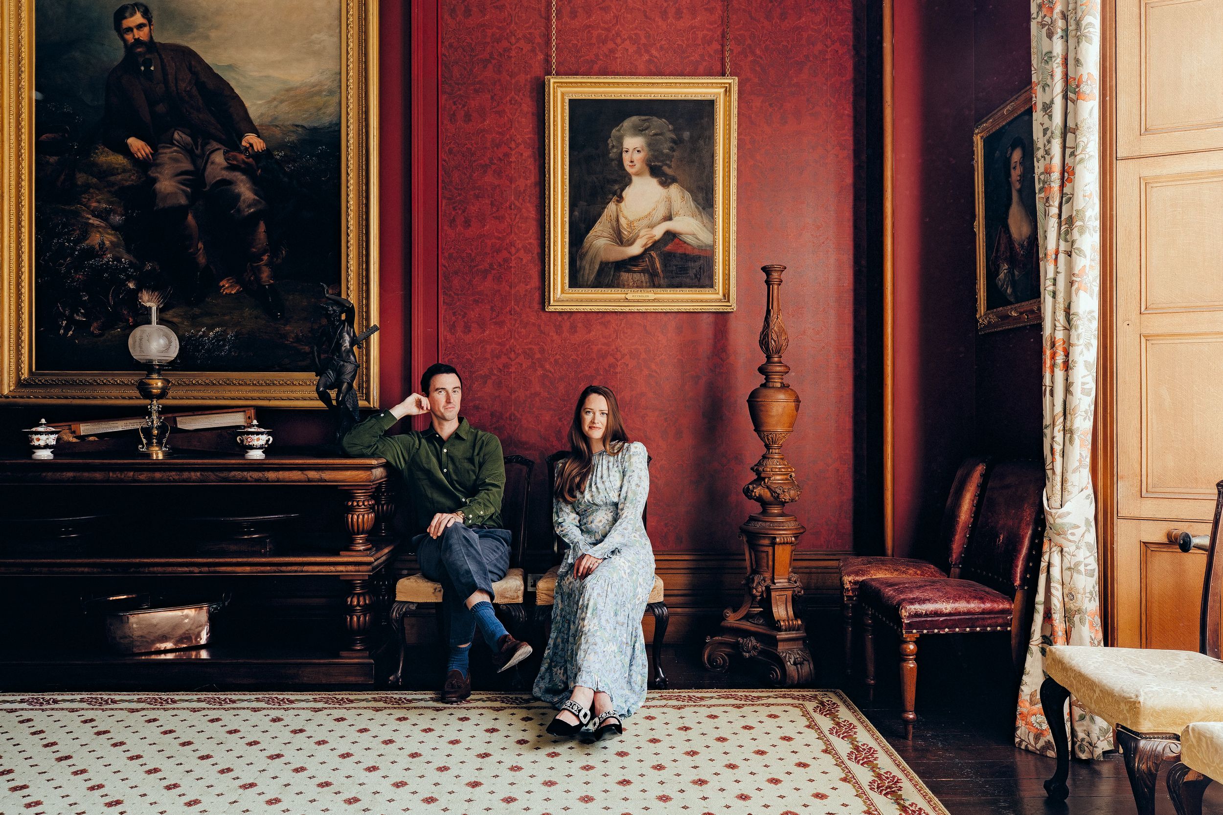 El comedor principal fue remodelado tomando como inspiración una galería del palacio de Buckingham; la pareja lo utiliza cada agosto para organizar una gran reunión de amigos