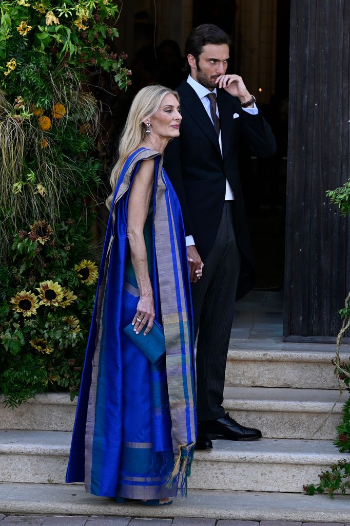 Madrinas de boda con looks en azul sari boda belén écija