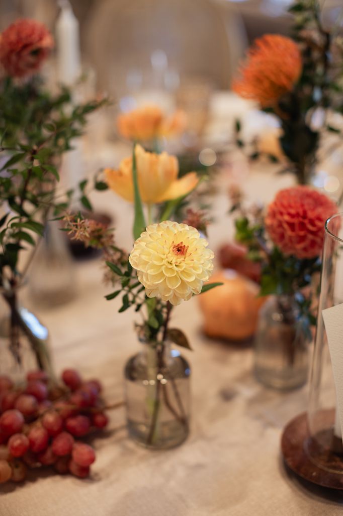 Dalias y flores de temporada para bodas