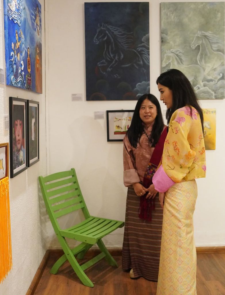 Jetsun Pema conociendo las nuevas propuestas de Her Expression