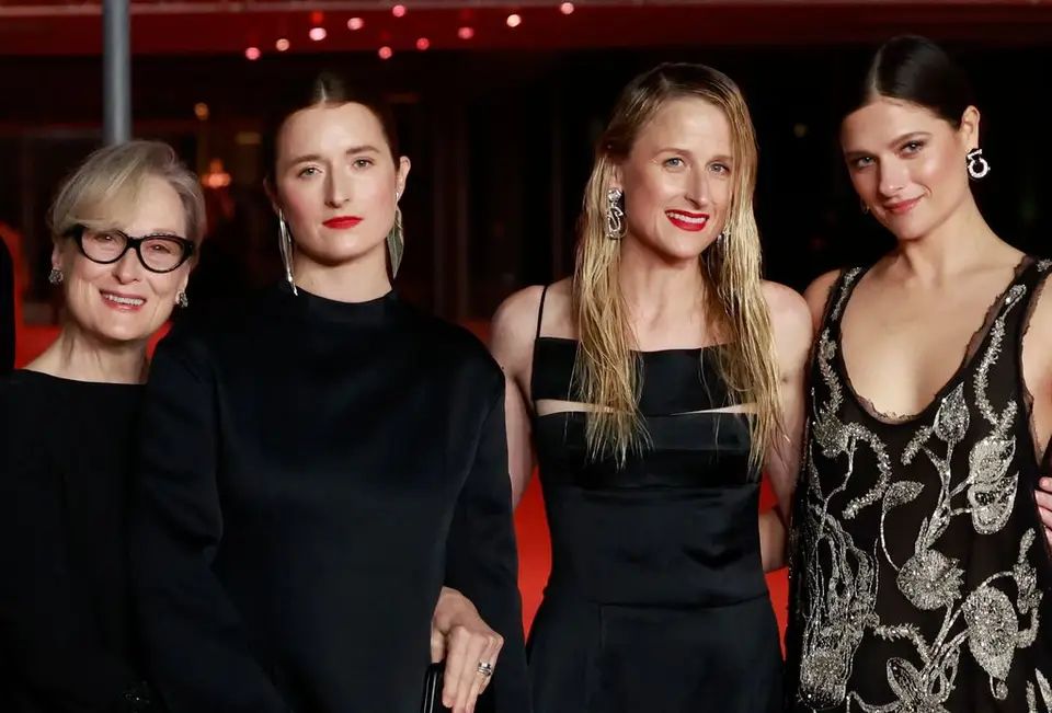 Meryl Streep con sus hijas Grace Gummer, Mamie Gummer and Louisa Jacobson