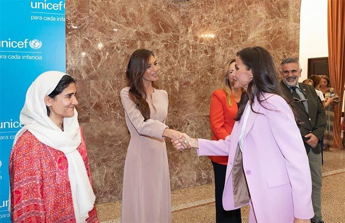 El saludo de la reina Letizia a Sara Carbonero