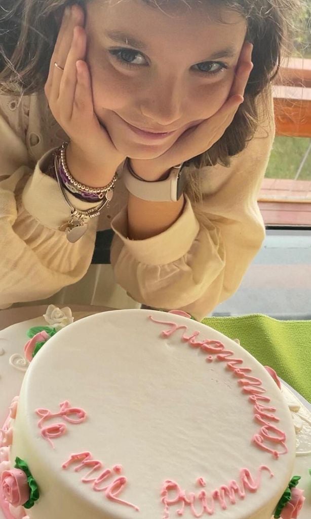 Laura Pausini en la celebración por la Primera Comunión de su hija Paola
