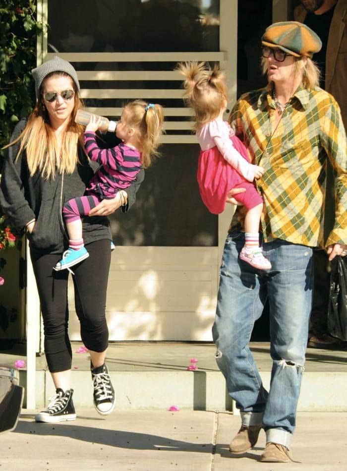 Lisa y Michael junto a Harper y Finley