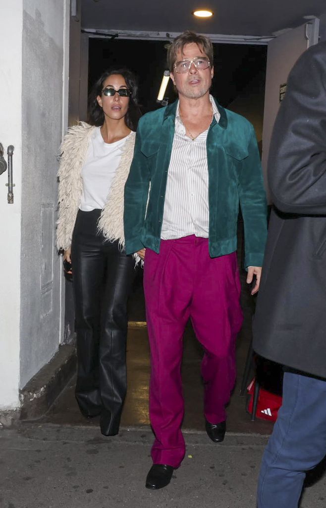 Brad Pitt e Inés de Ramón salen con estilo y de la mano en París.