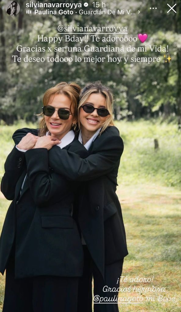Paulina Goto felicitando a Silvia Navarro, su mamá en la ficción. 