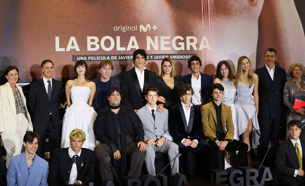 Reparto de 'La bola negra'