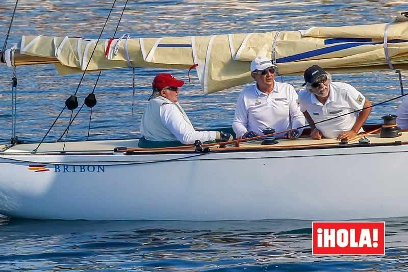 Don Juan Carlos a bordo de 'El Bribón'