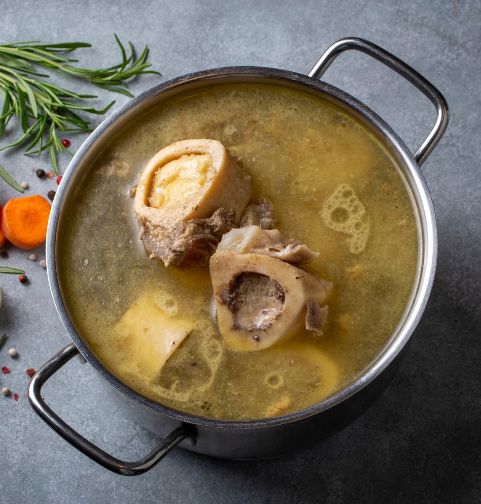 Caldo de huesos.