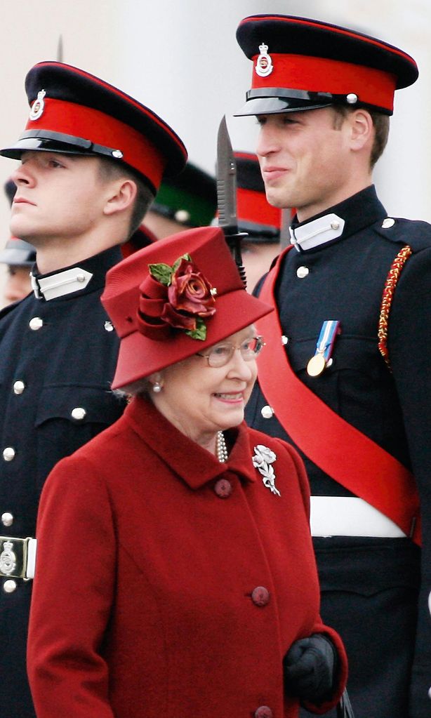 Isabel II HOLA PLUS