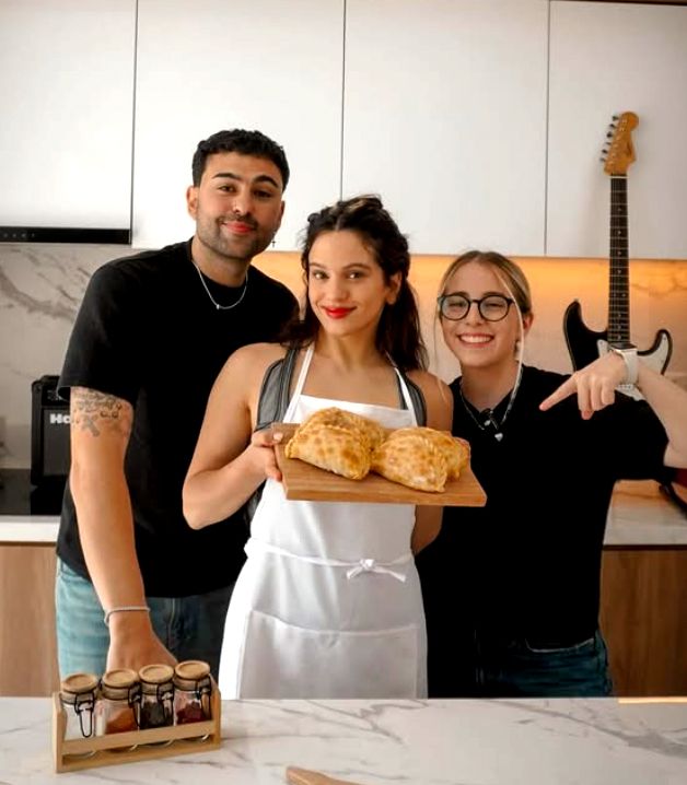 Rosalía, con sus empanadas recién hechas.