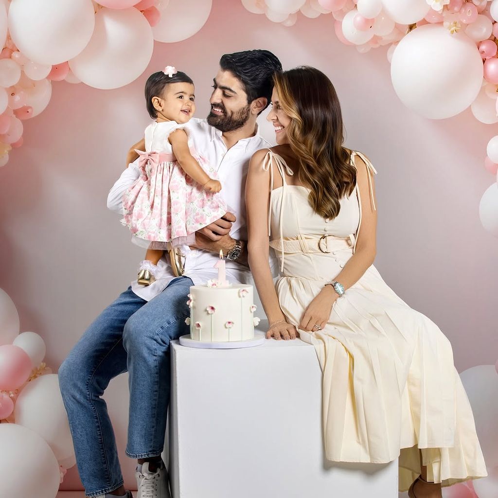 Maity Interiano y Anuar Zidán celebran el primer cumpleaños de su hija Nour