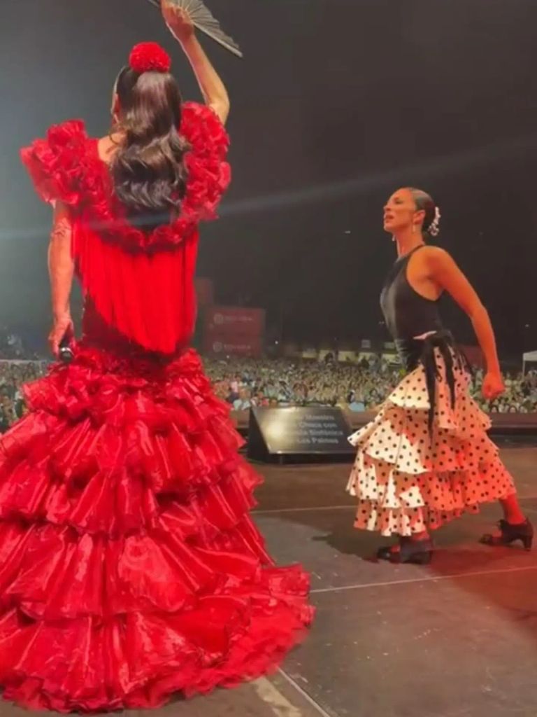 "Verla, escucharla y sentirla tan cerca fue emocionante… y bailar con esa maravillosa orquesta detrás es algo que todavía hoy nos cuesta explicar", cuenta Lola