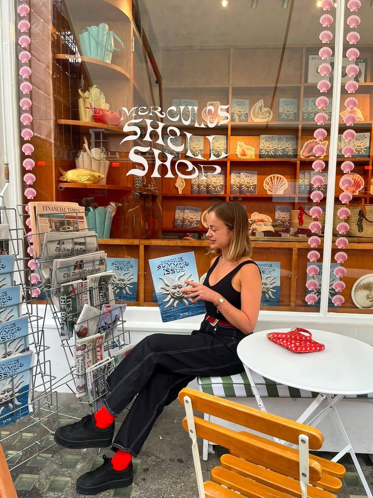 Amelia Windsor sorprende con su pasión por los bolsos de piel españoles