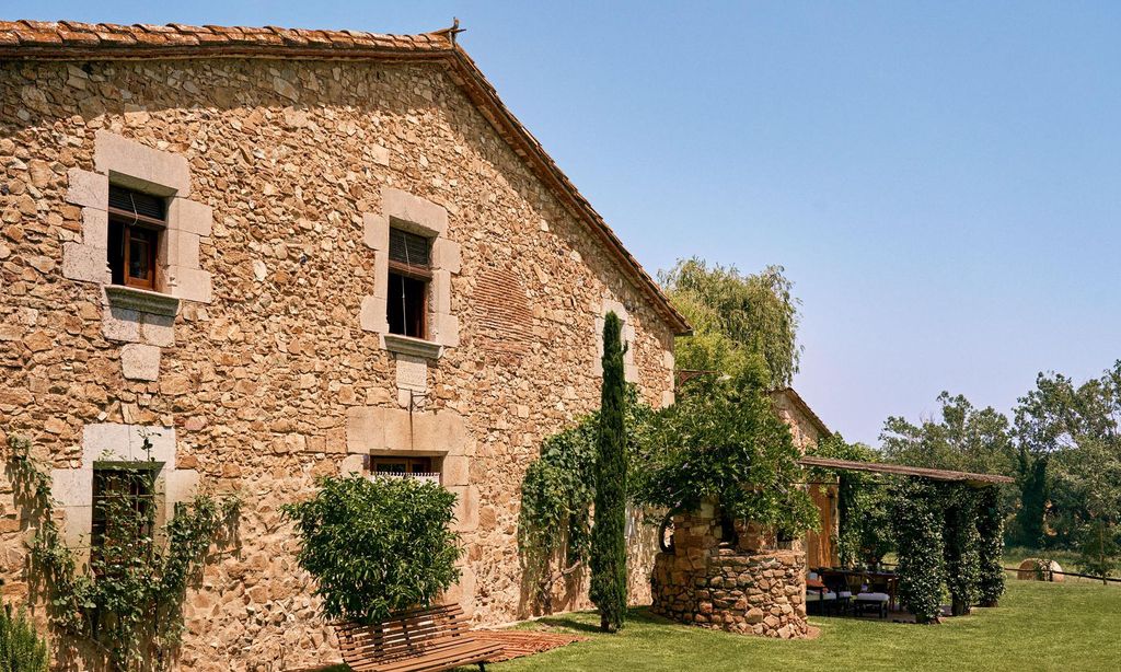 Exterior masía Gerona LIVING34