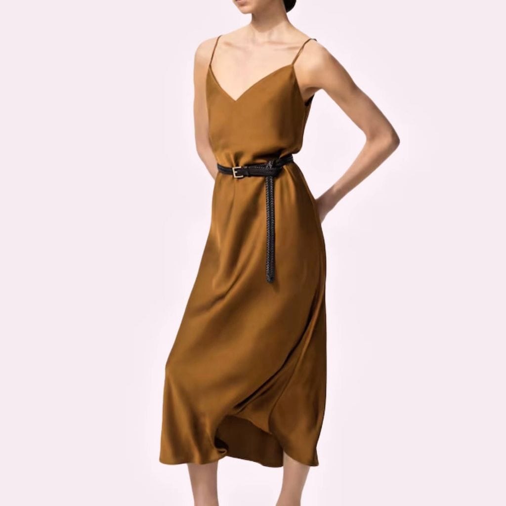 Vestido satinado de tirantes de Uniqlo