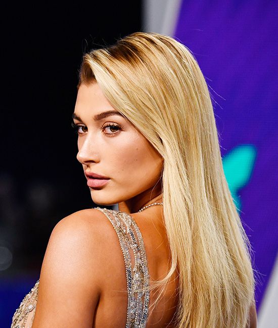 hailey_baldwin_pelo_rosa_3z