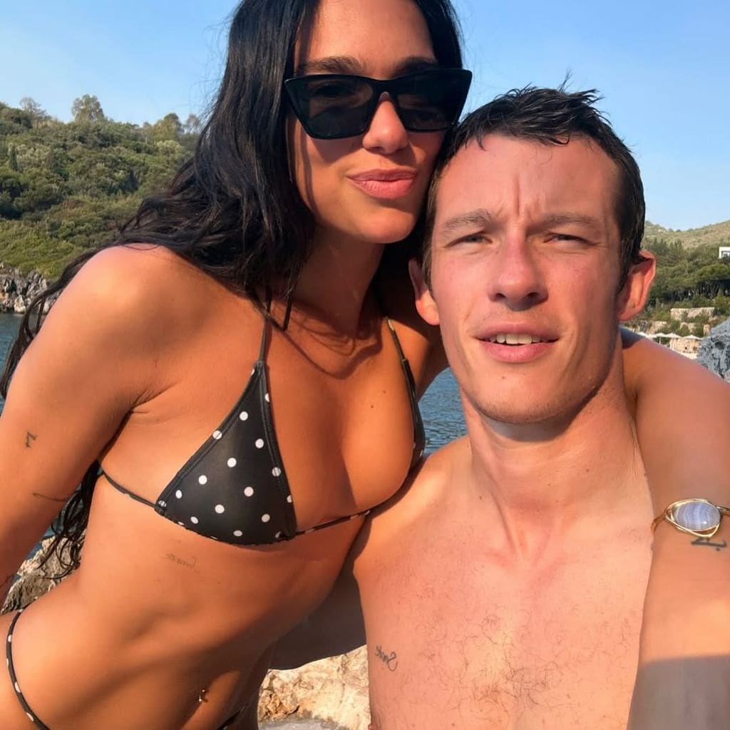 Dua Lipa y su novio Callum Turner