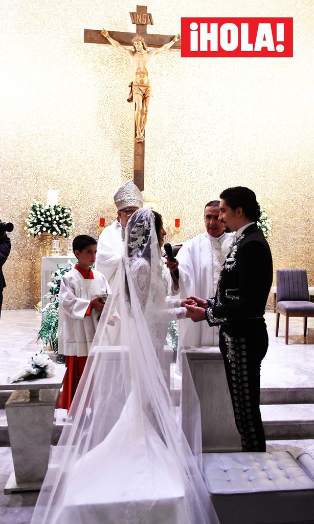 Alex Fernández y Alexia Hernández boda religiosa