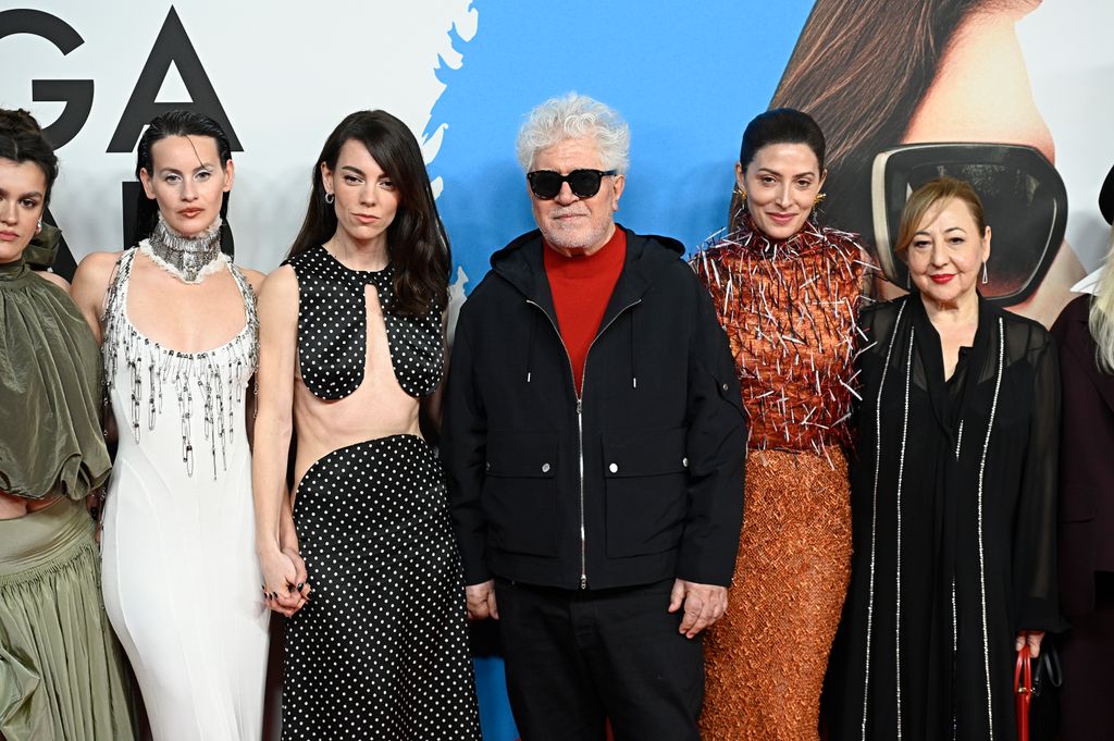 Milena Smit, Vicky Luengo, Pedro Almodovar, Barbara Lennie y Carmen Machi en la premiere de 'Amarga Navidad'  de Pedro Almodovar