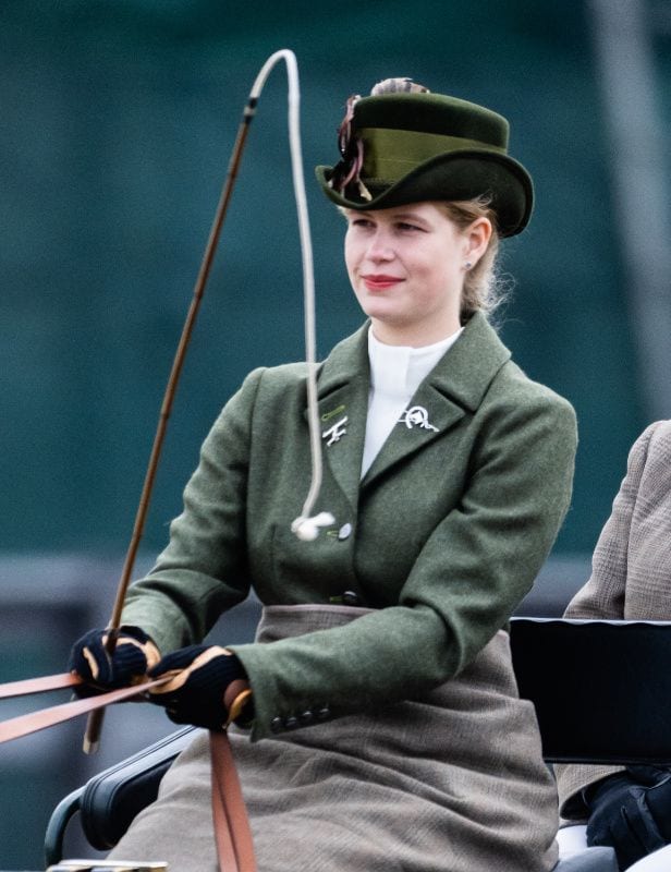 Lady Louise en un concurso de carruajes