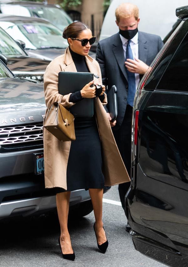 Meghan Markle con vestido negro