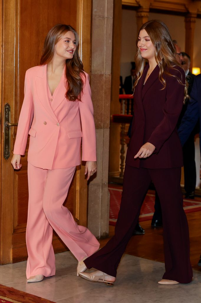 La princesa Leonor y la infanta Sofía en la primera audiencia de la mañana