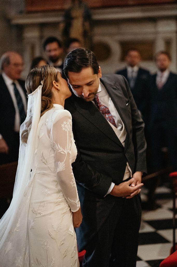 Vestido novia Rafa Valverde tiara al revés