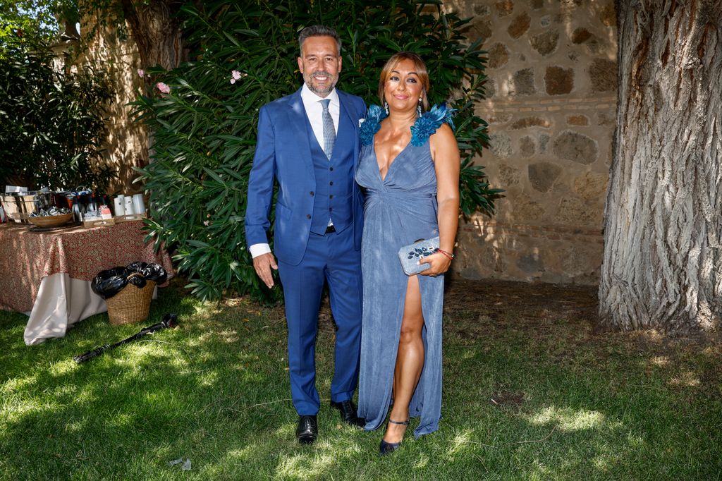 Kike Calleja y Raquel Abad en la boda de Suso Alvarez y Marieta Diaz en Toledo el 03 de julio de 2026