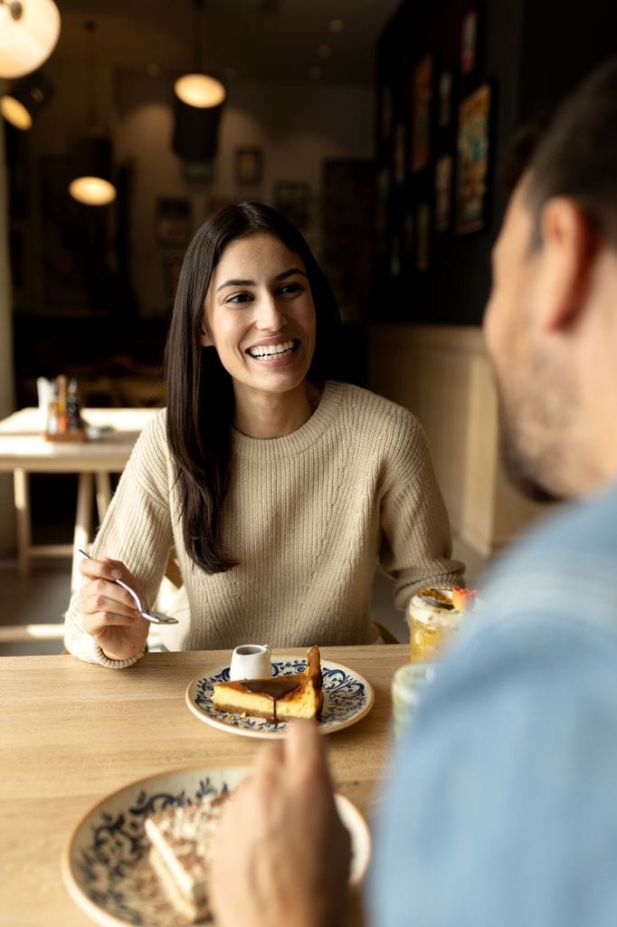 chica chico cafeteria