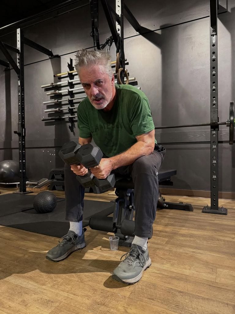 Chris Noth en el gimnasio