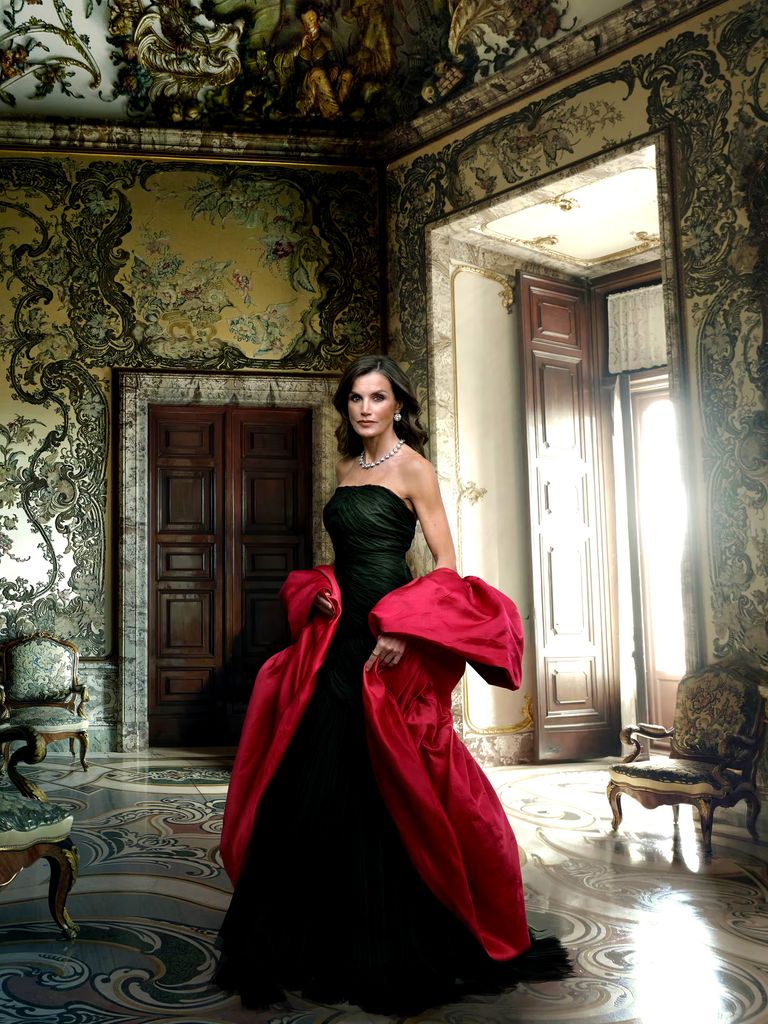 Plano entero de la Reina Letizia retratada por Annie Leibovitz