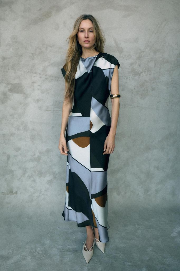Vestidos de invitada de día de rebajas de Zara