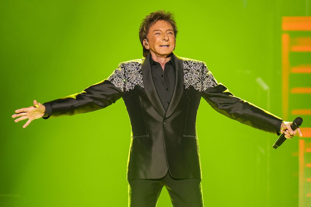 Barry Manilow pospuso su gira debido a su enfermedad