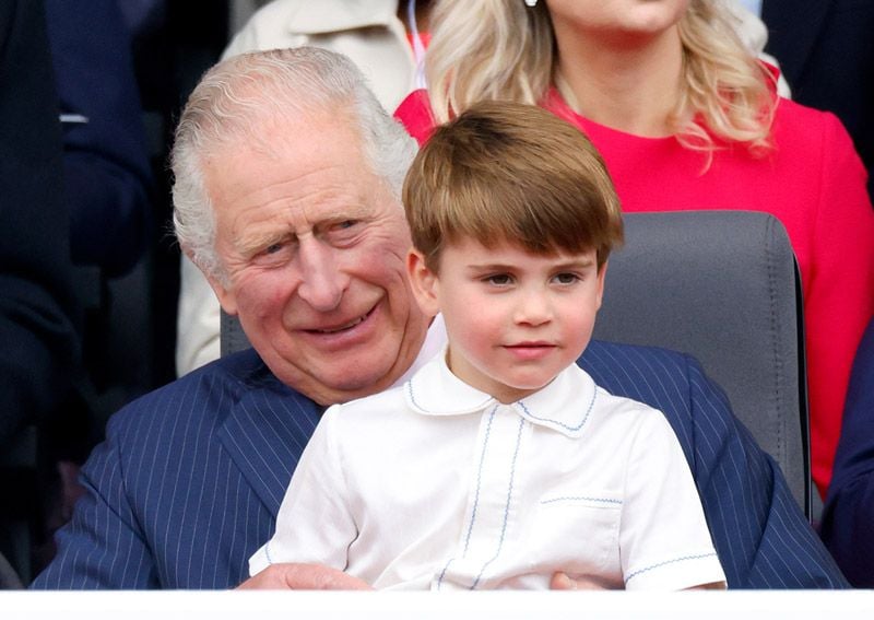 Carlos de Inglaterra y Louis de Cambridge