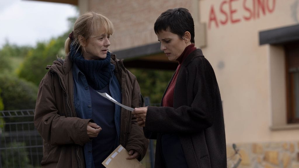 Sara tendrá que colaborar con la policía para poner fin a los crímenes