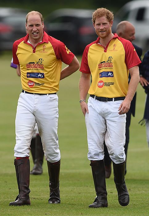Príncipes Harry y Guillermo