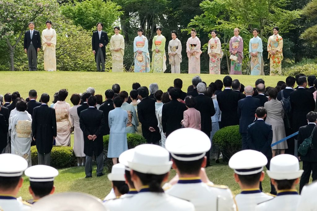 Esta imagen de la Familia Imperial muestra el menguado número de miembros varones que son en la actualidad
