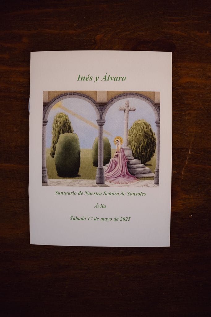 Misal diseñado por Inés Rubio @rubioroa.art