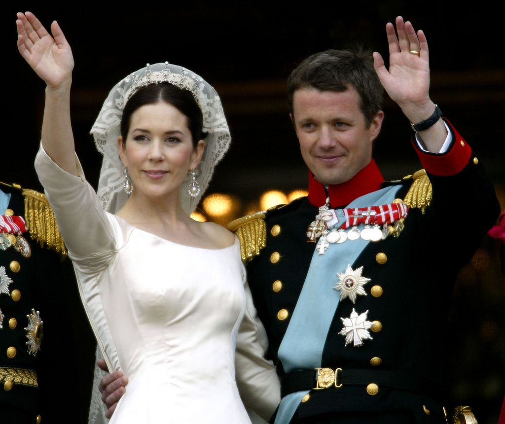 Los ahora Reyes de Dinamarca el día de su boda