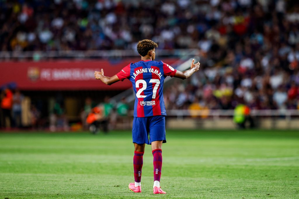 El jugador en agosto de 2023 con el número 27 en el dorsal