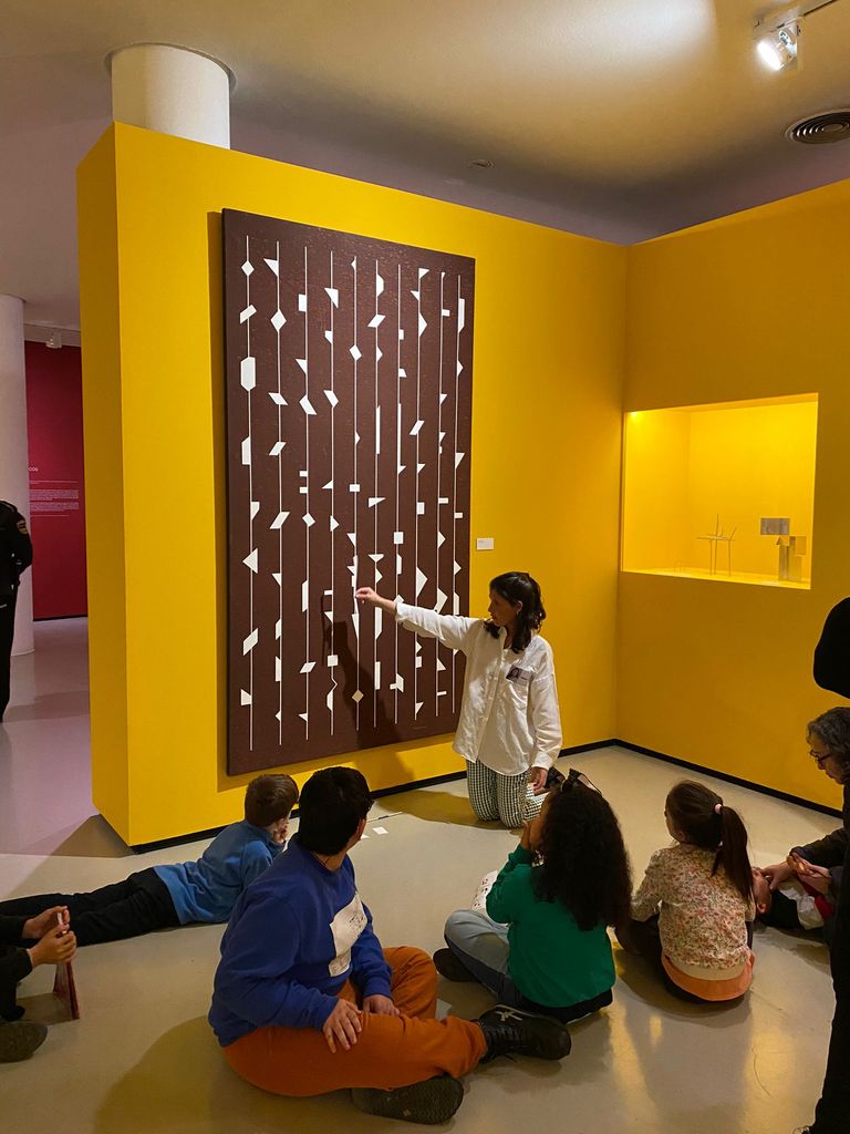Niños con autismo en un museo
