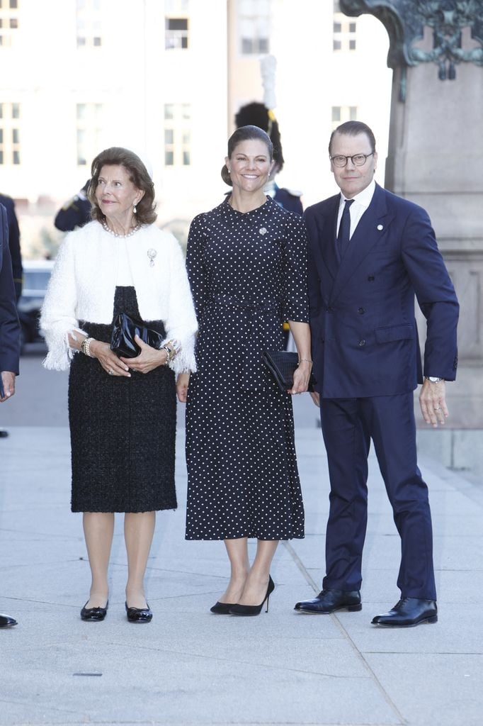 Silvia de Suecia, Victoria de Suecia y Daniel de Suecia 