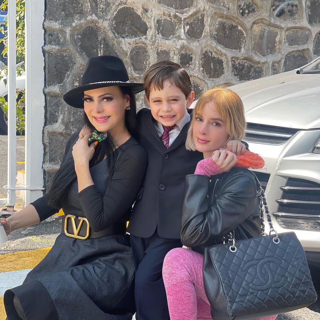 Maribel Guardia, José Julián e Imelda Garza Tuñón