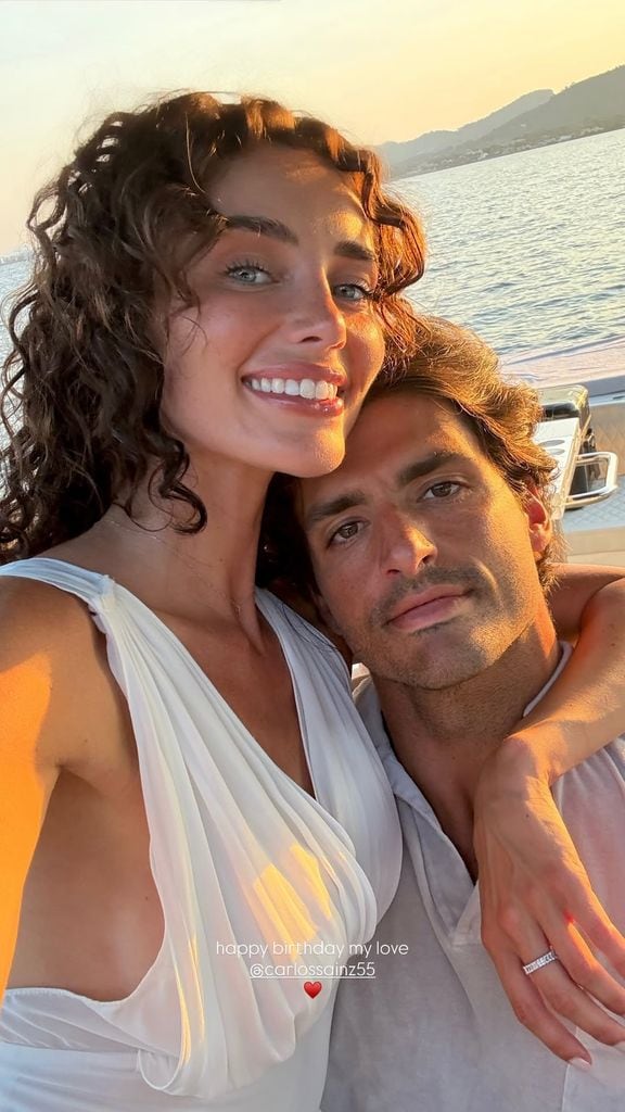 Rebecca Donaldson y Carlos Sainz Jr.