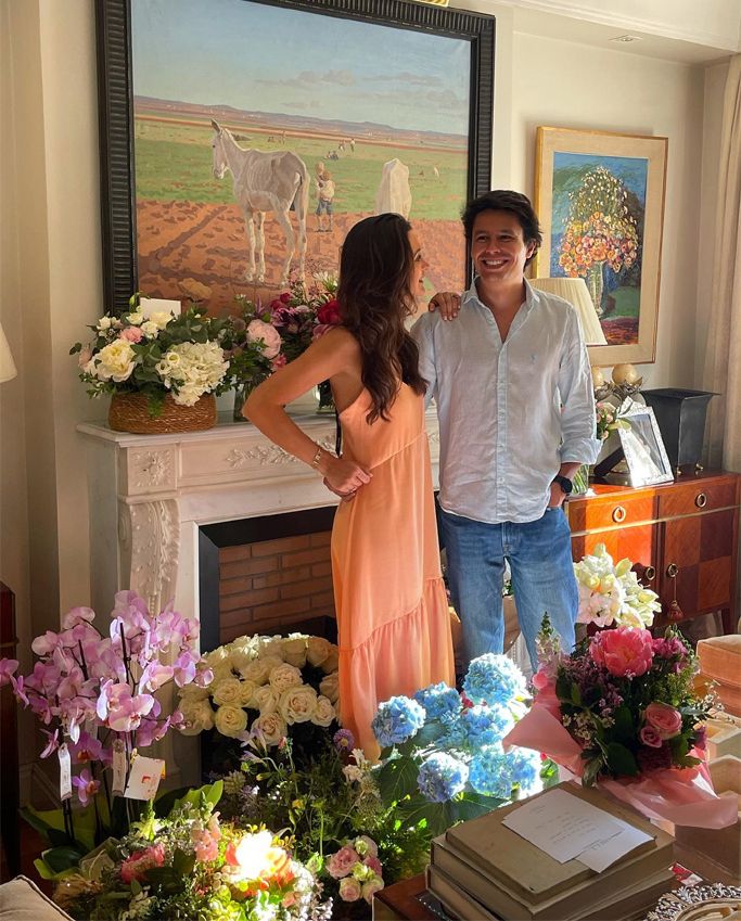 Álvaro Castillejo celebra una romántica fiesta de pedida acompañado de Isabel Preysler y Tamara Falcó