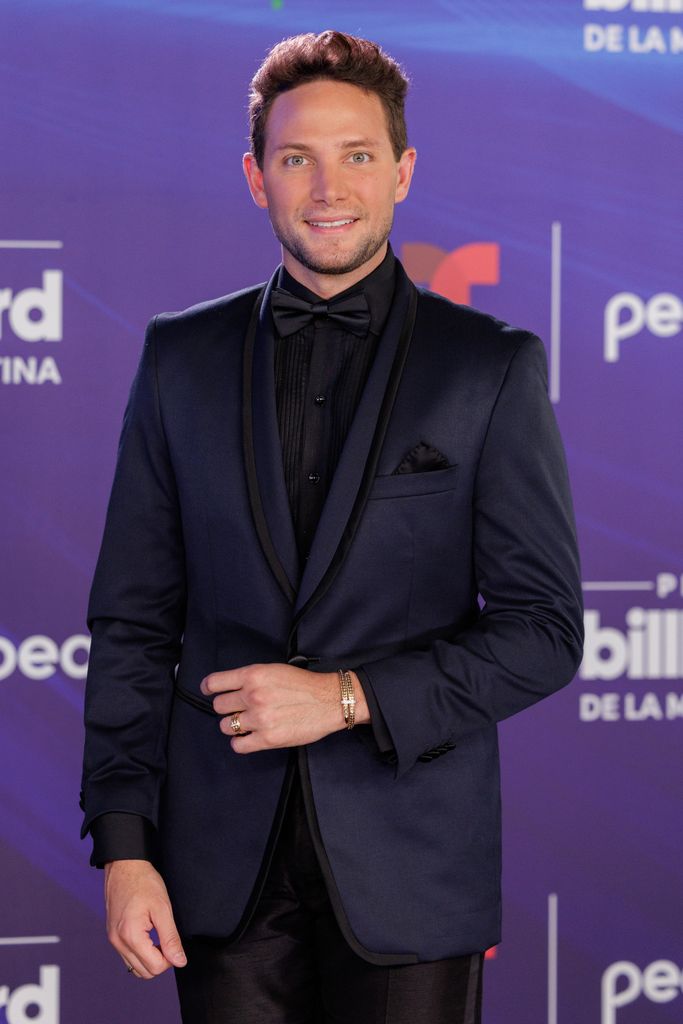 Gabriel Coronel lanza 'Chamita' junto a Nacho