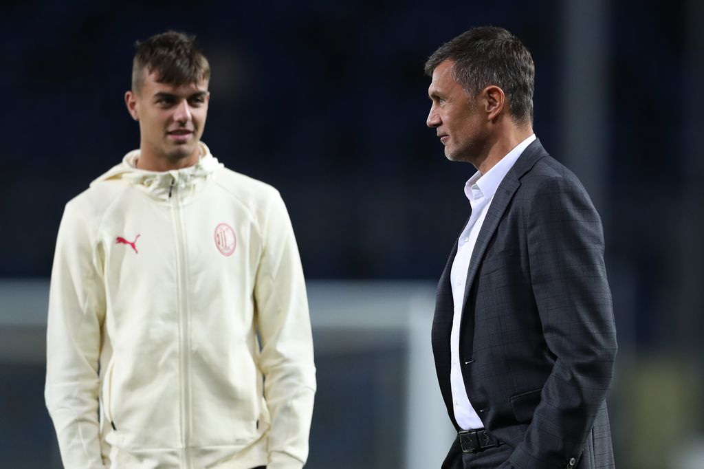 Paolo Maldini con su hijo Daniel Maldini durante su etapa en el AC Milan.