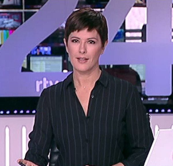 La periodista del Canal 24 horas de TVE ha pasado de lucir una larga melena a un ‘look' de lo más arriesgado

 

